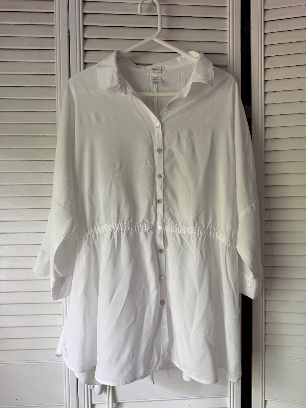 L*SPACE White Button Front Tunic Blouse M/L Rayon Beach Cover Up Resort Coastal